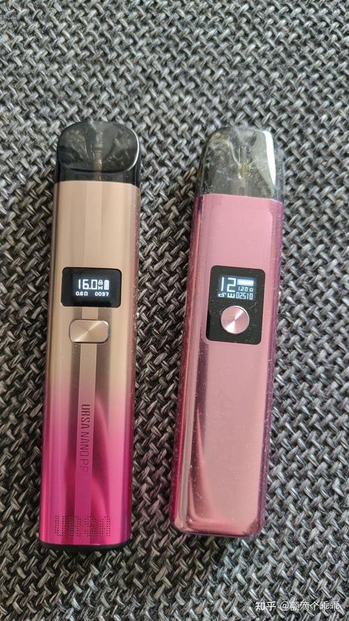室友在宿舍从早到晚的吸电子烟虽然是桃子味很香甜我就想知道我吸入